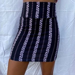 Charlottes Russe black patterned mini skirt
